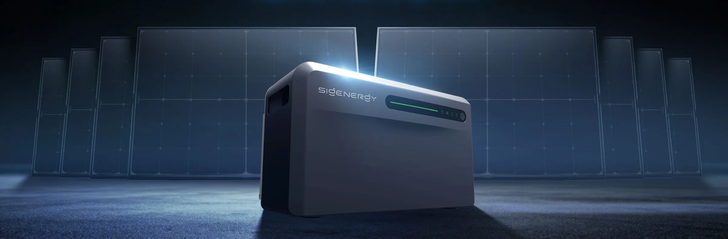 Sigenergy SigenMate 2700 Ultra Speichersystem vor Photovoltaikmodulen