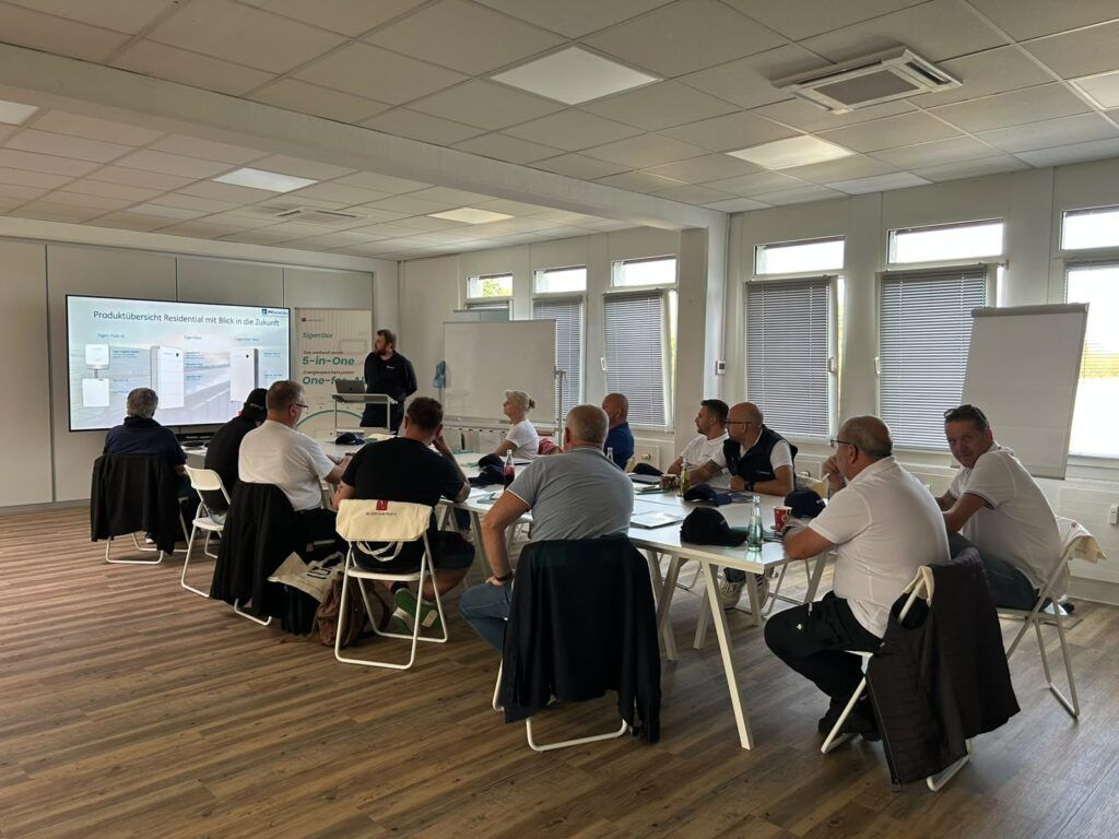 Theorieteil des Sigenergy-Workshops in der PVSelected Akademie in Willich
