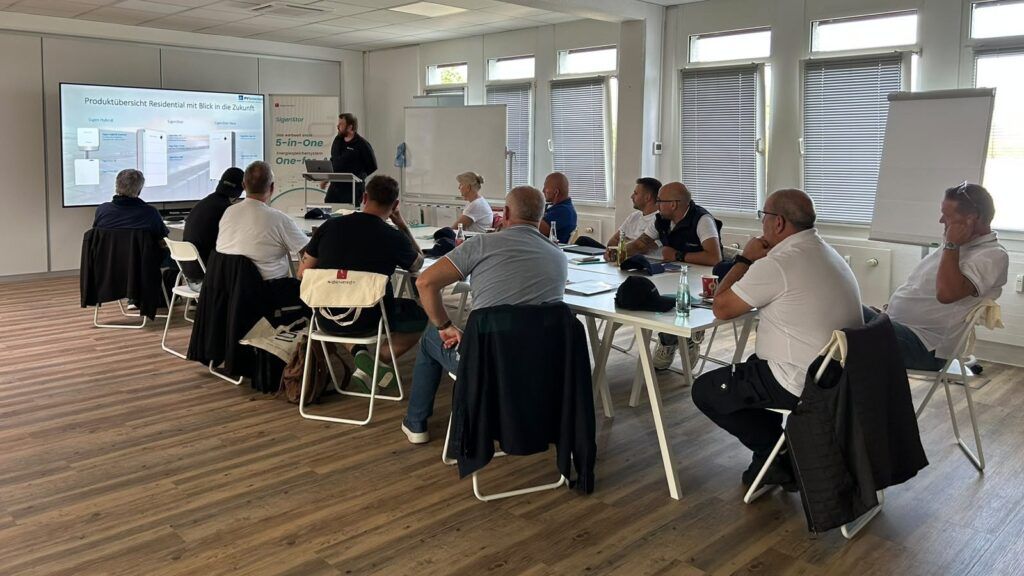 Teilnehmer des Sigenergy-Installationsworkshops in Willich, August 2026