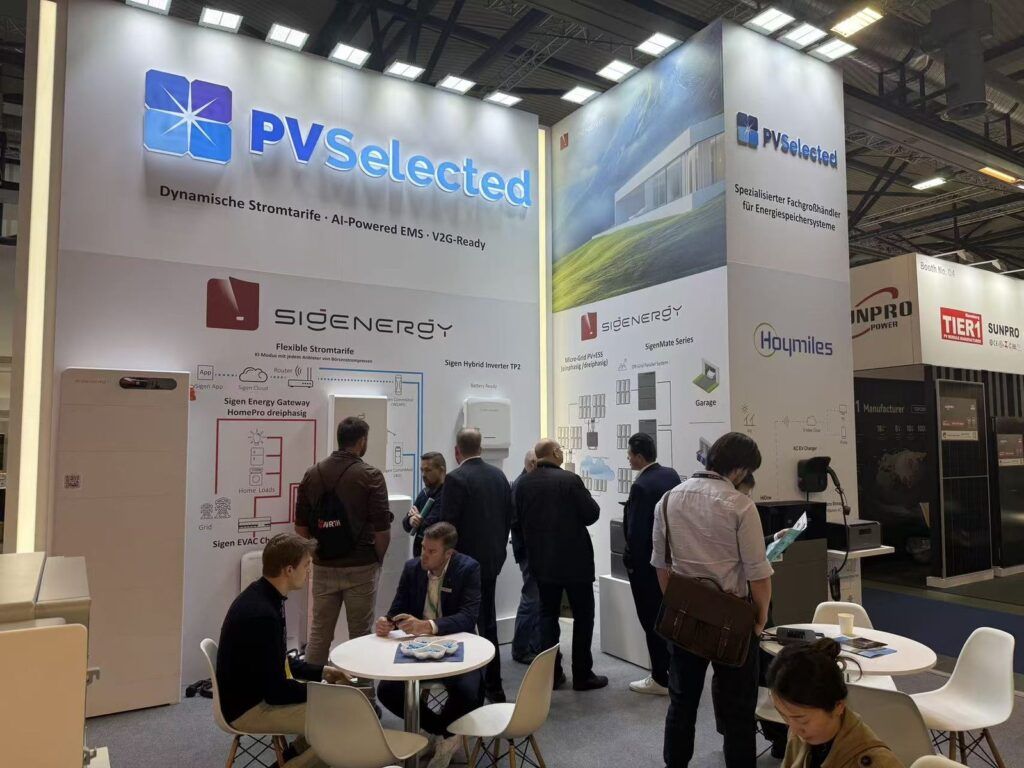 Besucher und Gespräche am PVSelected-Stand auf der Solar Solutions Wien 2026