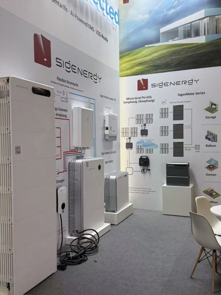 Sigenergy-Systeme am Stand von PVSelected: Speicher, Wechselrichter und Ladelösungen